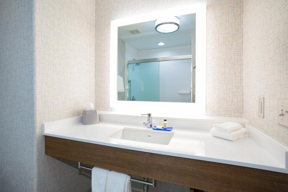 Holiday Inn Express & Suites Phoenix Glendale Dist By Ihg Εξωτερικό φωτογραφία