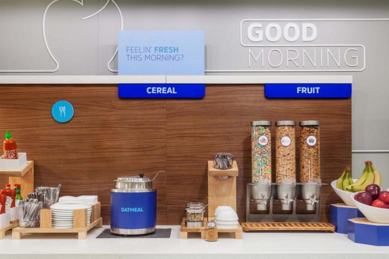 Holiday Inn Express & Suites Phoenix Glendale Dist By Ihg Εξωτερικό φωτογραφία
