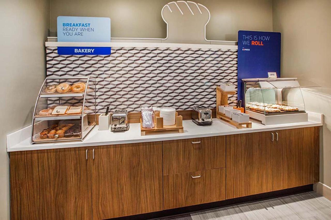 Holiday Inn Express & Suites Phoenix Glendale Dist By Ihg Εξωτερικό φωτογραφία