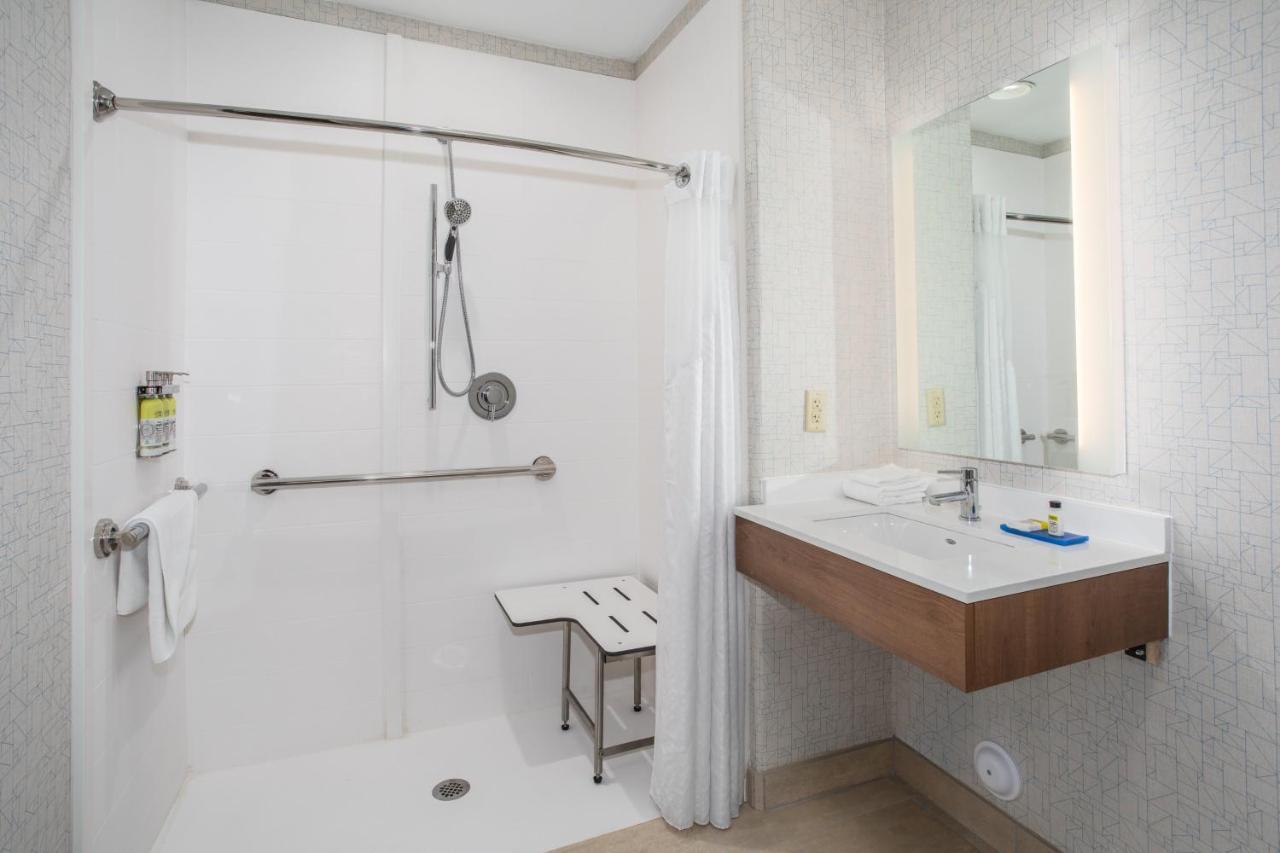Holiday Inn Express & Suites Phoenix Glendale Dist By Ihg Εξωτερικό φωτογραφία