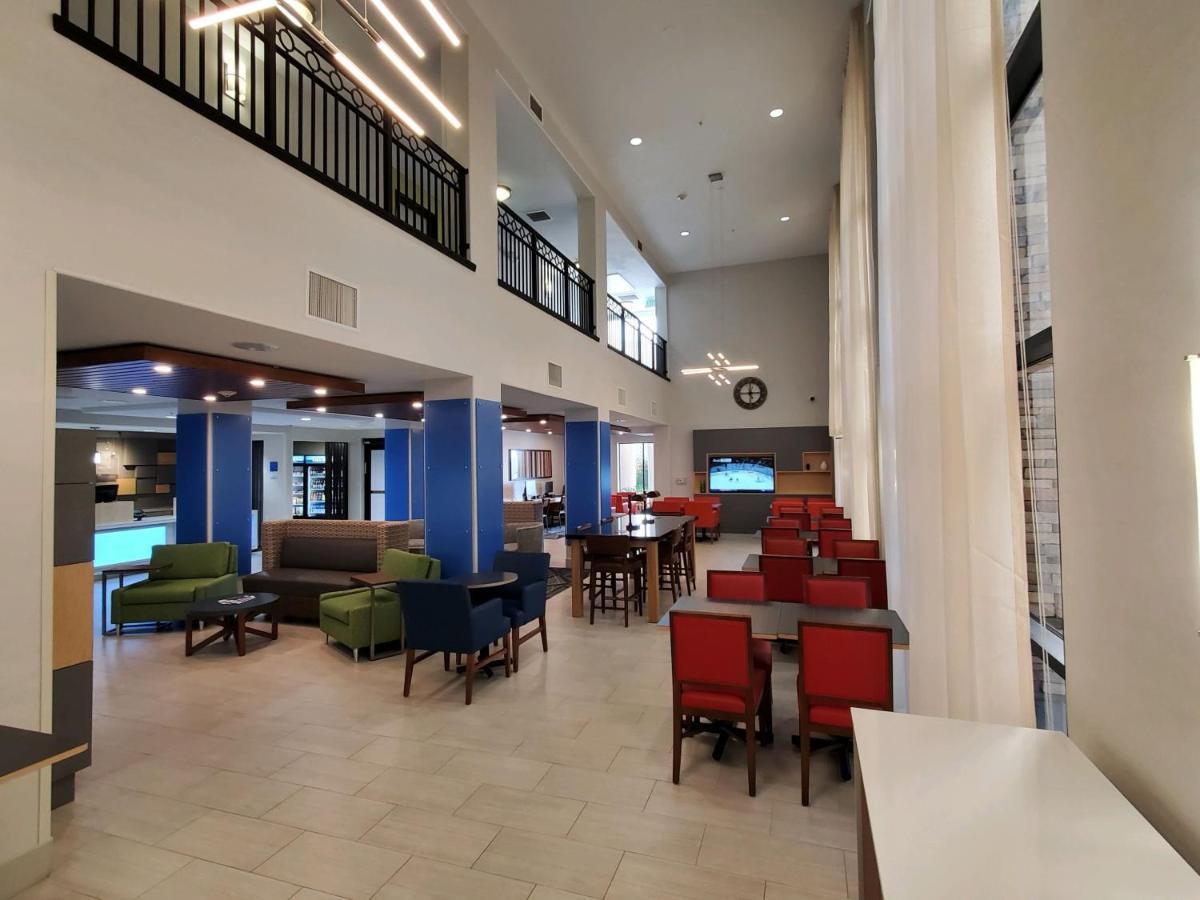 Holiday Inn Express & Suites Phoenix Glendale Dist By Ihg Εξωτερικό φωτογραφία