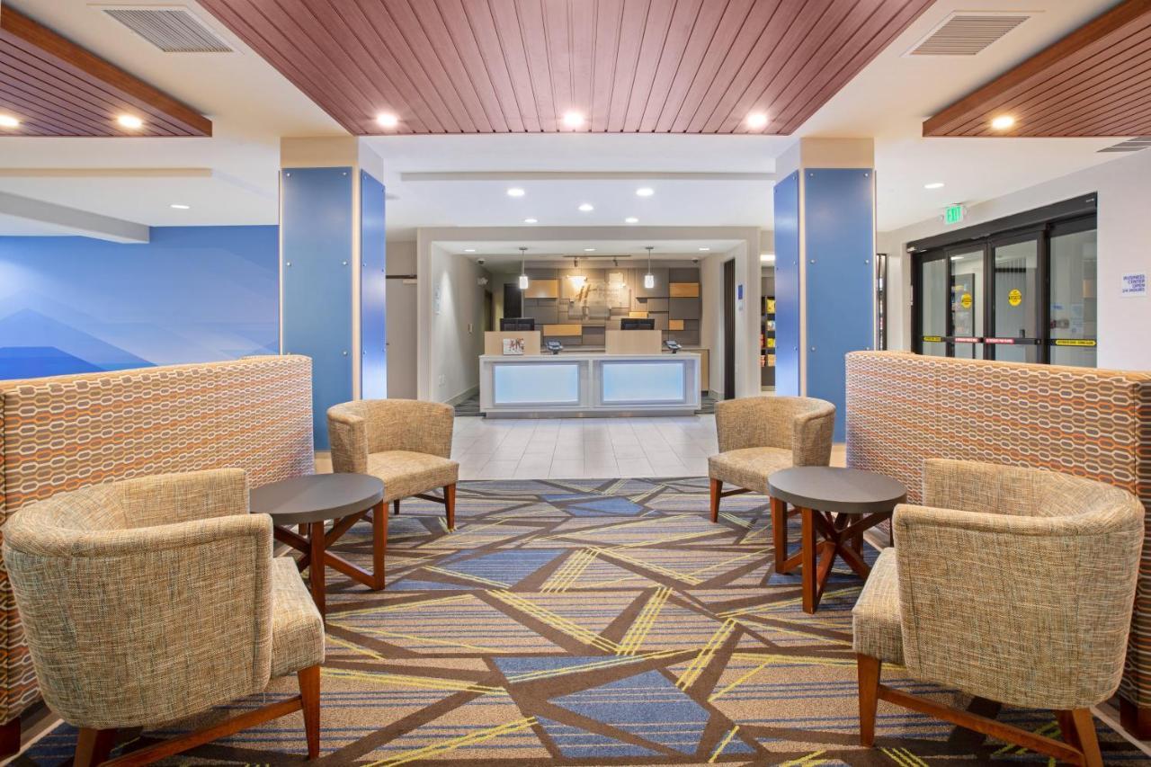 Holiday Inn Express & Suites Phoenix Glendale Dist By Ihg Εξωτερικό φωτογραφία