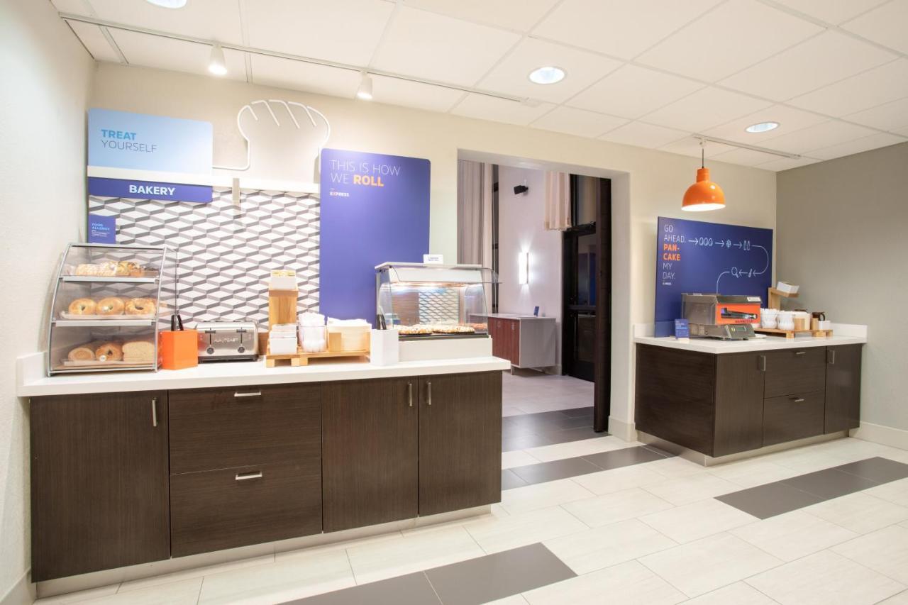 Holiday Inn Express & Suites Phoenix Glendale Dist By Ihg Εξωτερικό φωτογραφία