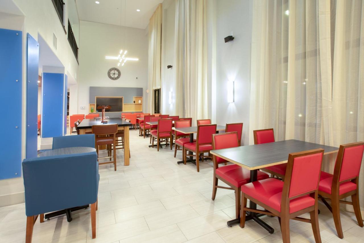 Holiday Inn Express & Suites Phoenix Glendale Dist By Ihg Εξωτερικό φωτογραφία
