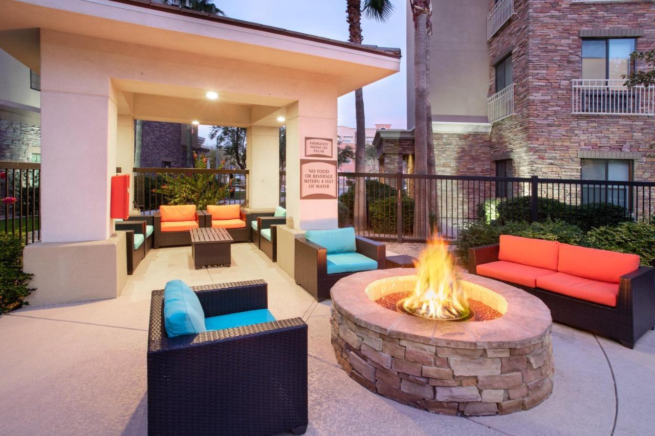 Holiday Inn Express & Suites Phoenix Glendale Dist By Ihg Εξωτερικό φωτογραφία