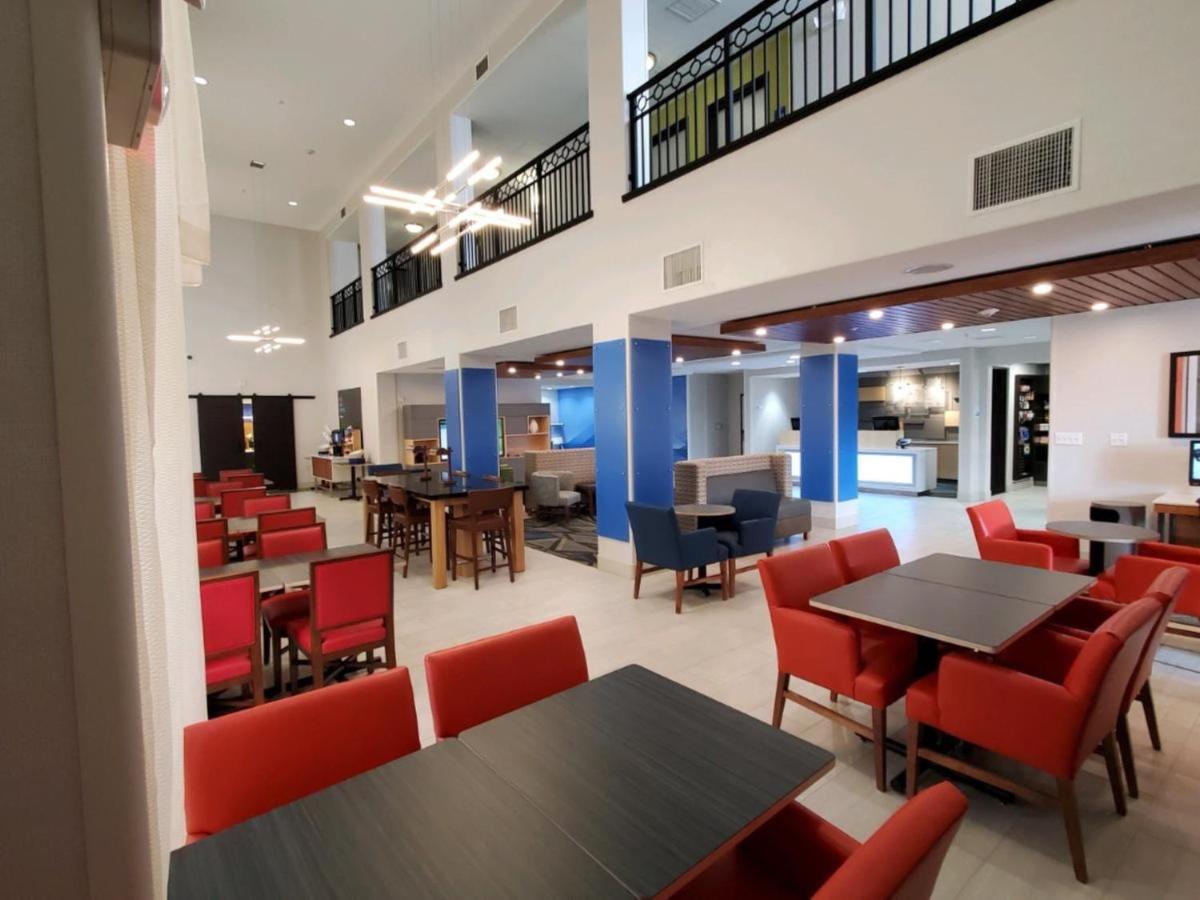 Holiday Inn Express & Suites Phoenix Glendale Dist By Ihg Εξωτερικό φωτογραφία